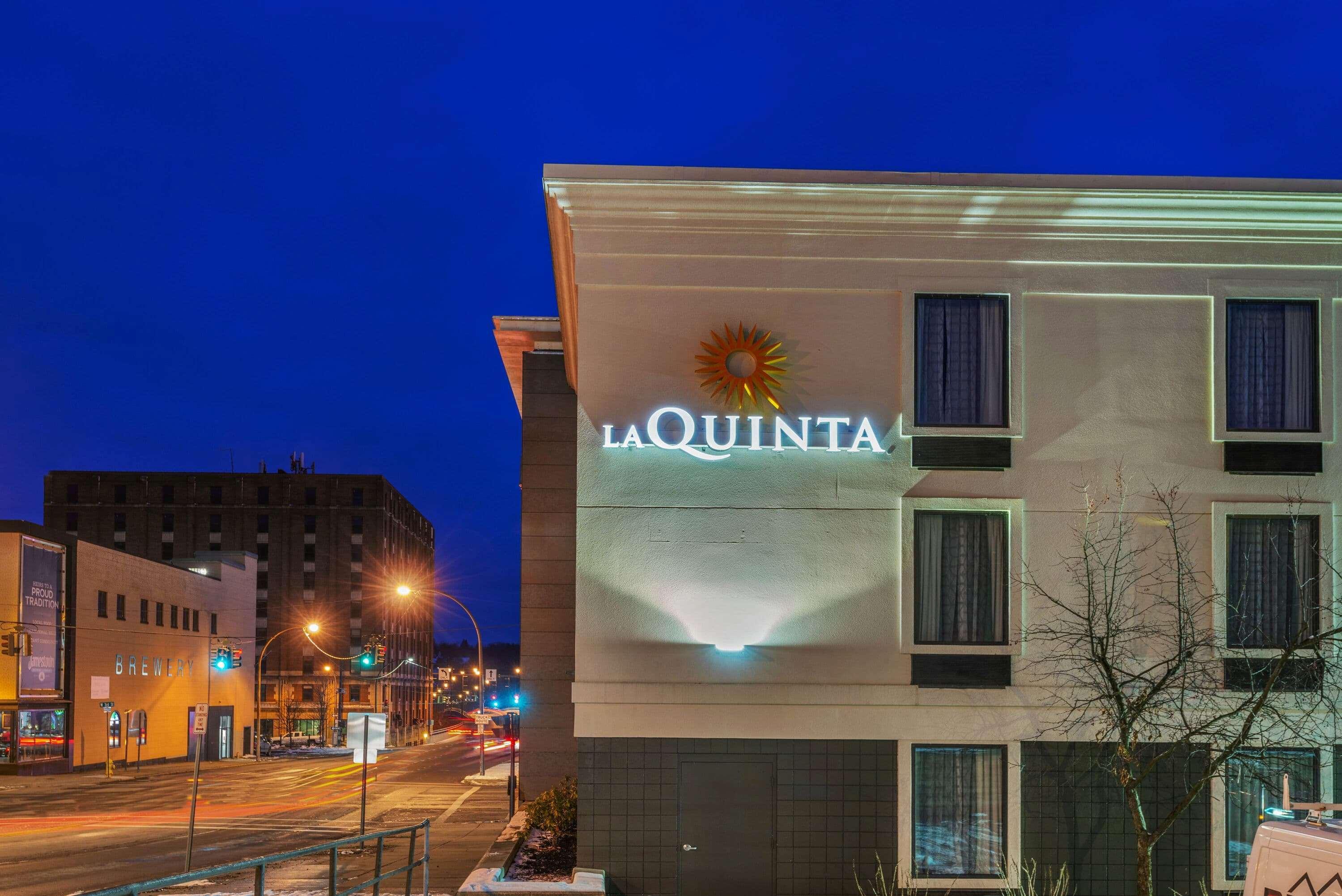 La Quinta By Wyndham Джеймстаун Екстер'єр фото